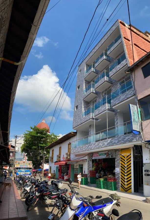 Hotel Gran Plaza San Rafael ซานราฟาเอล ภายนอก รูปภาพ